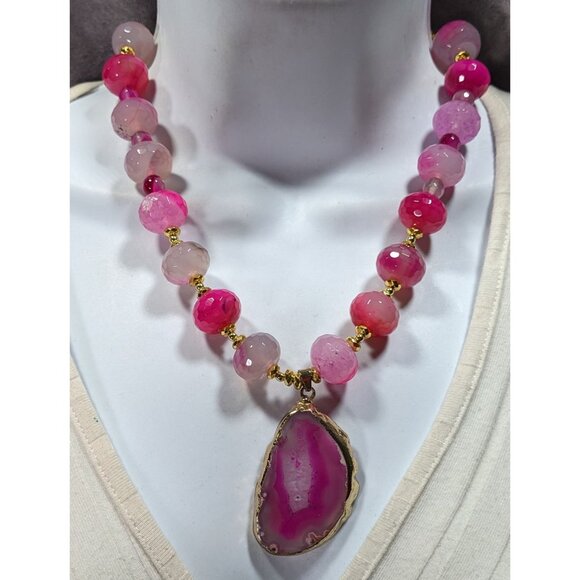 Glam Nature Inspired Pink Dyed Agate And Geode Slice Necklace - Picture 4 of 6